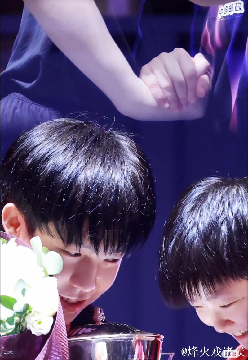 莎头极限18板对攻,王楚钦正手杀,孙颖莎又蹲下,全场沸腾了 莎头极限18板对攻,王楚钦正手杀,孙颖莎又蹲下,全场沸腾了